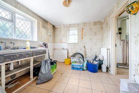 3 bedroom end of terrace house for sale, Wetherby Road, Enfield