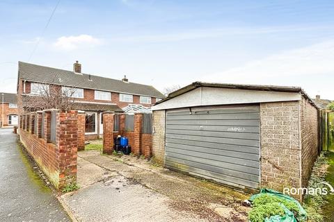 4 bedroom semi-detached house for sale, Brackley Way, Basingstoke, Hampshire