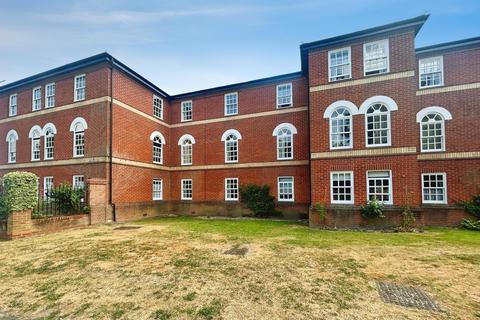 1 bedroom retirement property for sale, Farmadine House, Saffron Walden