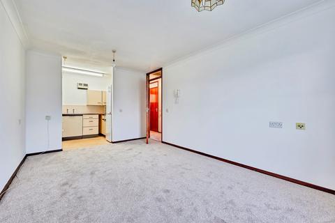 1 bedroom retirement property for sale, Farmadine House, Saffron Walden
