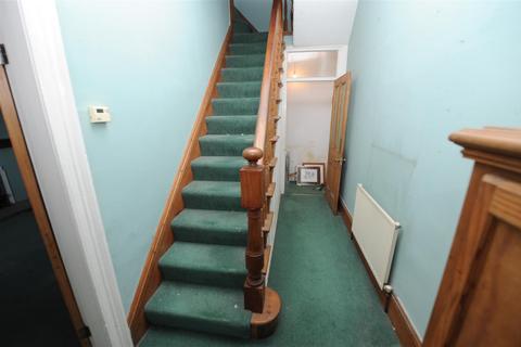 2 bedroom terraced house for sale, Kilpin Hill Lane, Staincliffe, Dewsbury