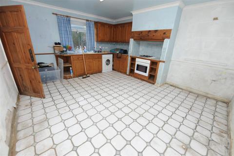 2 bedroom terraced house for sale, Kilpin Hill Lane, Staincliffe, Dewsbury
