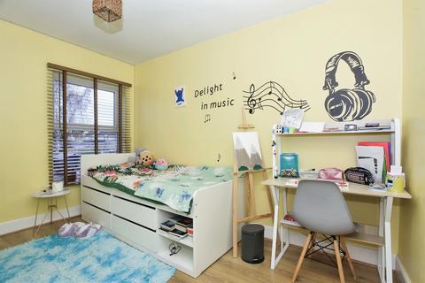 3 bedroom terraced house for sale, Silver Street, Peterborough