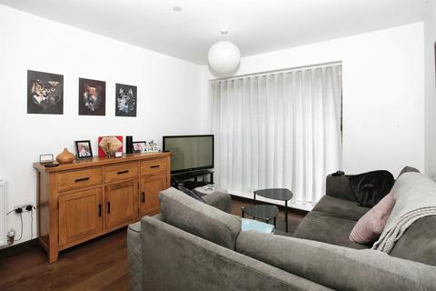 2 bedroom flat for sale, East Station Road, Fletton Quays, Peterborough