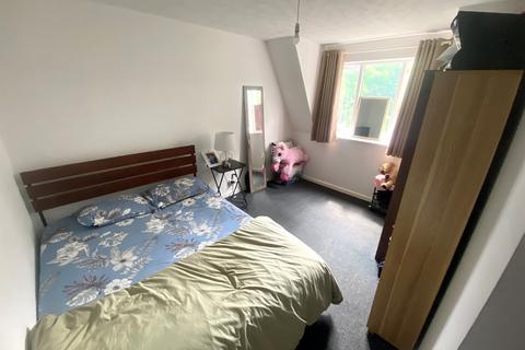 2 bedroom flat for sale, Stagshaw Drive, Peterborough