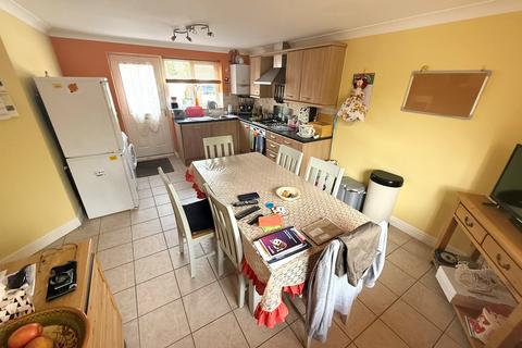 3 bedroom terraced house for sale, Iris Drive, Peterborough