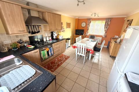 3 bedroom terraced house for sale, Iris Drive, Peterborough