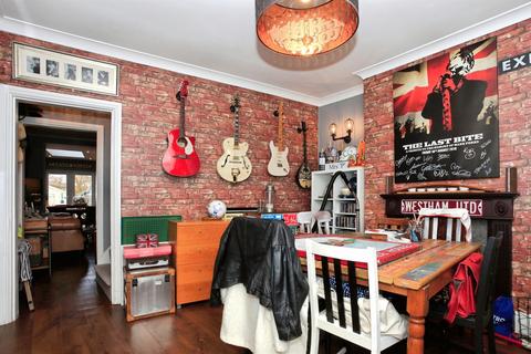 2 bedroom end of terrace house for sale, North Street, Stanground, Peterborough