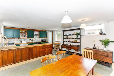 undefined, Pleasant Row, Woodford, Kettering