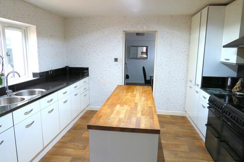 3 bedroom detached house for sale, Peterborough Road, Whittlesey, Peterborough