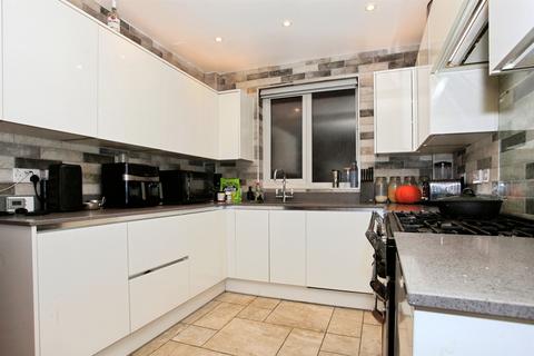undefined, Mead Close, Peterborough