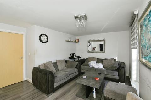 3 bedroom terraced house for sale, Bayleaf Avenue, Hampton Vale, Peterborough