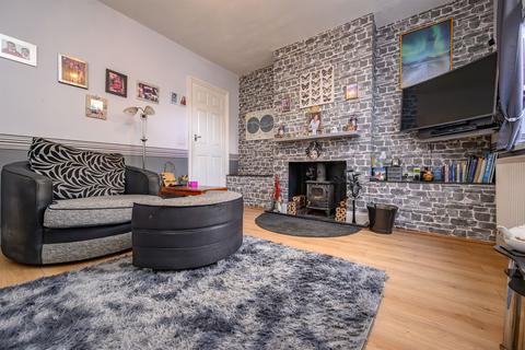 3 bedroom terraced house for sale, Dunkirk Avenue, Desborough, Kettering