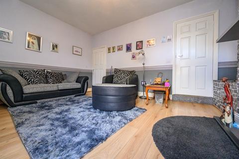 3 bedroom terraced house for sale, Dunkirk Avenue, Desborough, Kettering