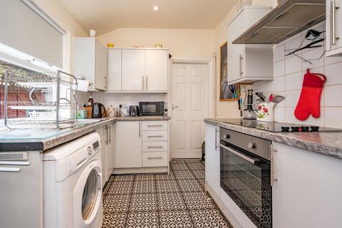 3 bedroom terraced house for sale, Dunkirk Avenue, Desborough, Kettering