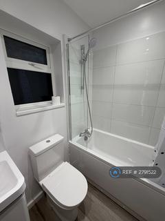 3 bedroom end of terrace house to rent, Winnington Road, Enfield, EN3