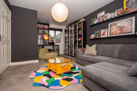 5 bedroom terraced house for sale, Milburn Drive, Northampton
