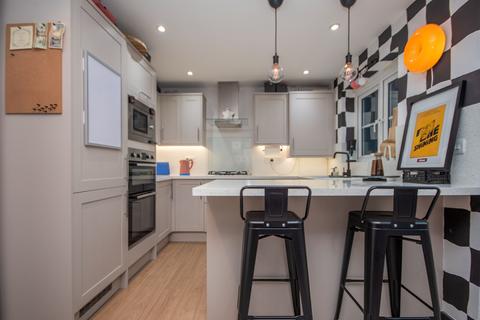 5 bedroom terraced house for sale, Milburn Drive, Northampton