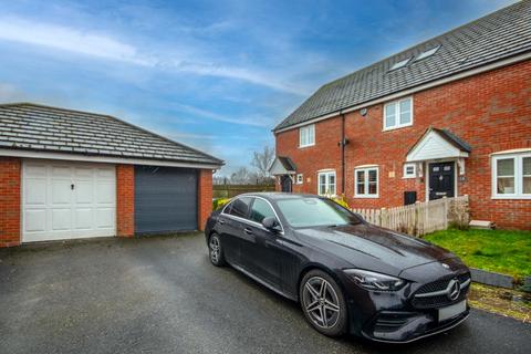 5 bedroom terraced house for sale, Milburn Drive, Northampton