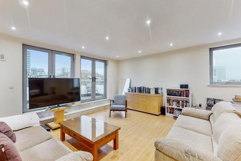2 bedroom apartment to rent, Polyteck House, Leman Street, E1