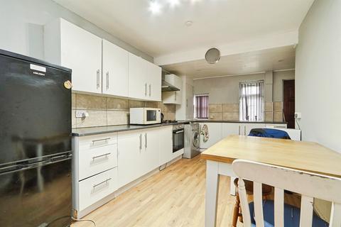 undefined, Sandhurst Avenue, Leeds