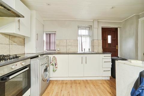 undefined, Sandhurst Avenue, Leeds