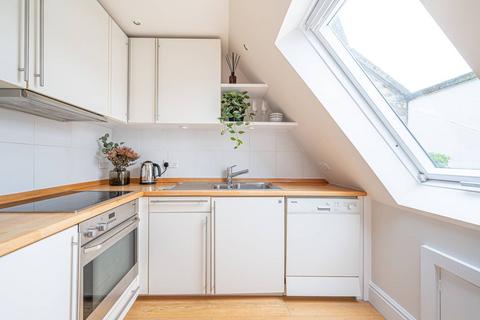 2 bedroom flat to rent, Carlingford Road, Hampstead, London, NW3