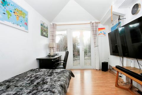 undefined, Dudley Avenue, Peterborough