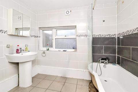 4 bedroom terraced house for sale, Henry Street, Peterborough