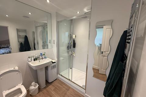 4 bedroom townhouse for sale, Bentley Grove, Peterborough