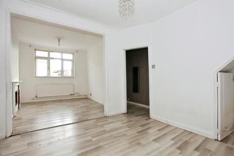 3 bedroom end of terrace house for sale, Crown Street, Peterborough