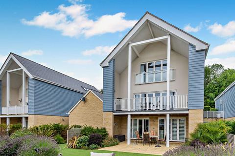 4 bedroom detached house for sale, Waters Edge, Wansford, Peterborough