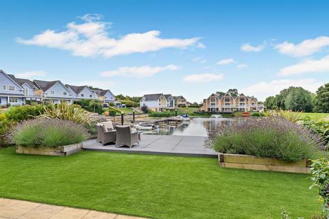 4 bedroom detached house for sale, Waters Edge, Wansford, Peterborough