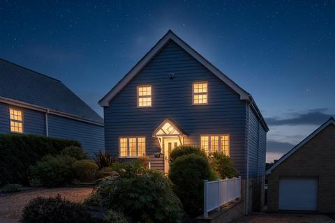 4 bedroom detached house for sale, Waters Edge, Wansford, Peterborough