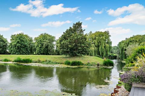 4 bedroom detached house for sale, Waters Edge, Wansford, Peterborough