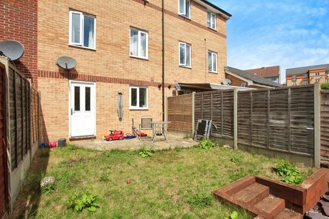 3 bedroom townhouse for sale, Teasel Way, Hampton Centre, Peterborough