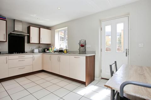 3 bedroom townhouse for sale, Teasel Way, Hampton Centre, Peterborough