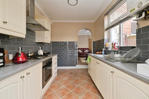 3 bedroom terraced house for sale, Lincoln Road, Peterborough