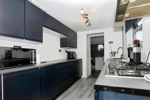 2 bedroom terraced house for sale, High Street, Peterborough
