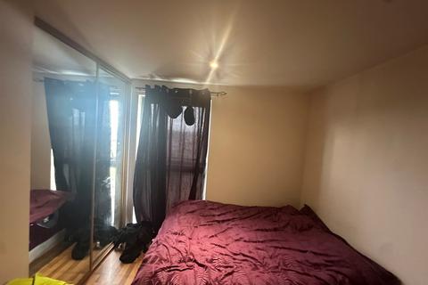 2 bedroom flat for sale, Wetherburn Court, Bletchley, Milton Keynes