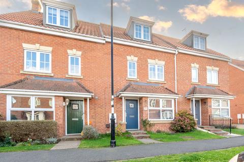4 bedroom townhouse for sale, Thistle Drive, Desborough, Kettering