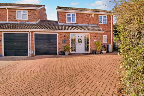 4 bedroom detached house for sale, Ash Place, Stamford