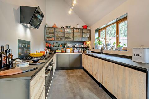 4 bedroom character property for sale, Sunningdale, Orton Waterville, Peterborough