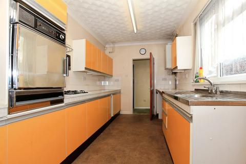 3 bedroom semi-detached house for sale, Cambridge Avenue, Peterborough