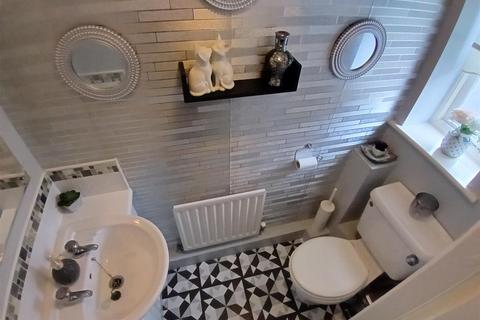 3 bedroom semi-detached house for sale, Laggan Close, Nuneaton
