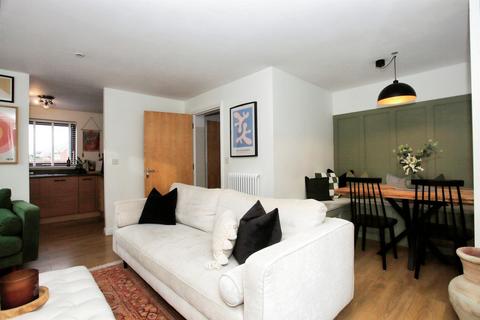 2 bedroom ground floor flat for sale, Magistrates Road, Hampton Vale, Peterborough
