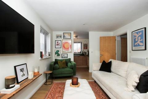 2 bedroom ground floor flat for sale, Magistrates Road, Hampton Vale, Peterborough