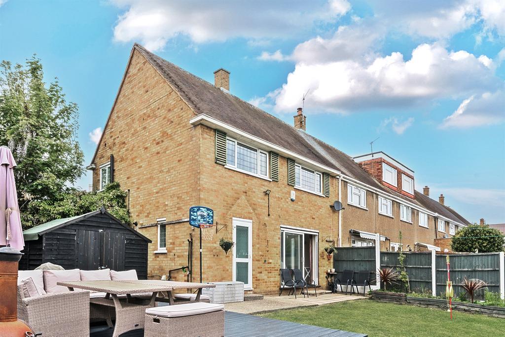 Detached house exterior, garden