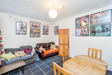 4 bedroom end of terrace house for sale, Avenue Road, Southampton