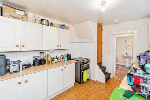 4 bedroom end of terrace house for sale, Avenue Road, Southampton
